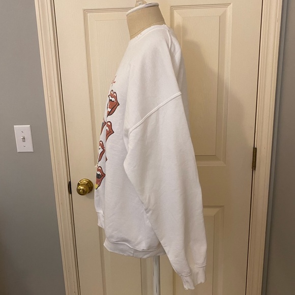 Urban Outfitters The Rolling Stones Lips Distressed Sweatshirt - Picture 6 of 8